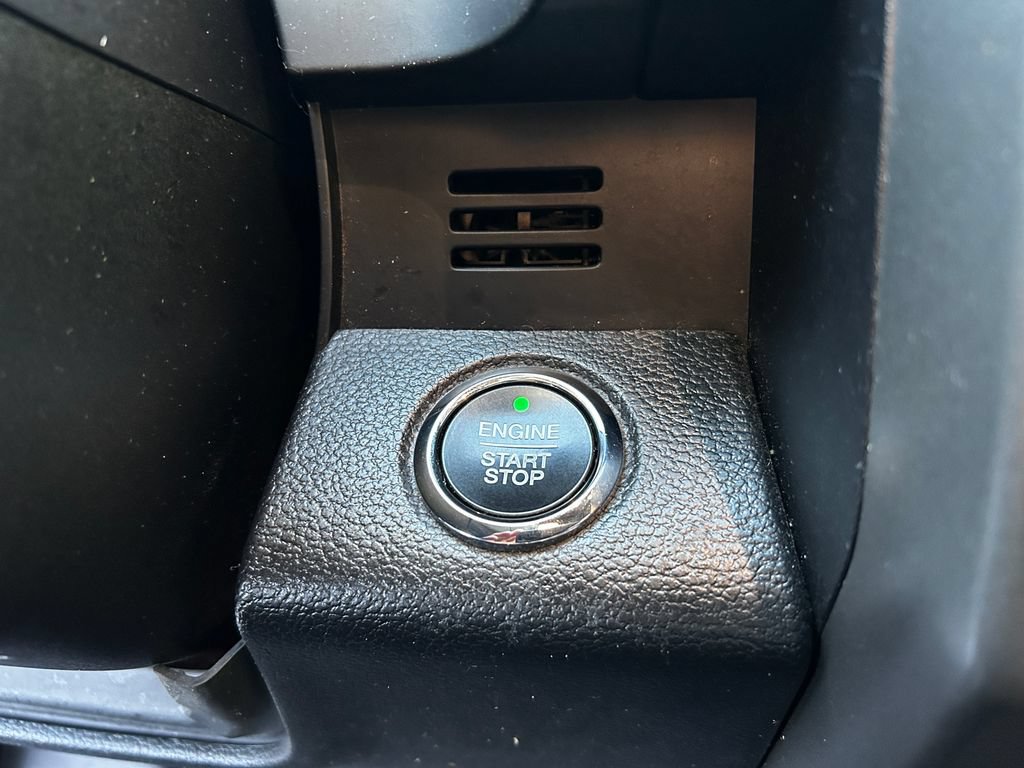 Used 2019 Ford Expedition XLT w/ Equipment Group 202A AWD/4WD image 19