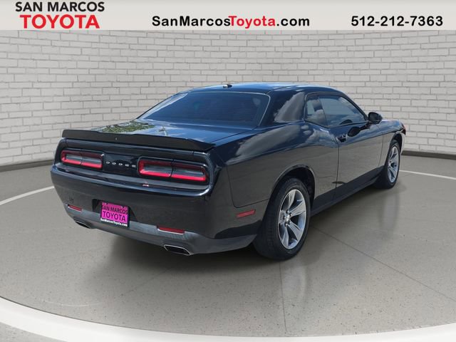 Used 2019 Dodge Challenger SXT image 5