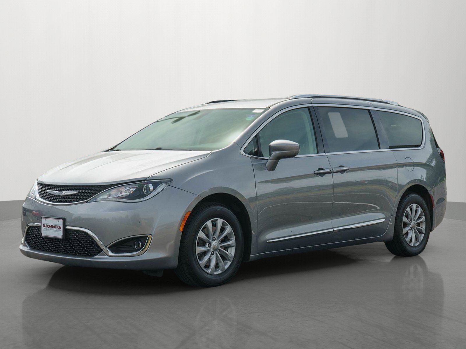 Used 2019 Chrysler Pacifica Touring-L FWD image 3