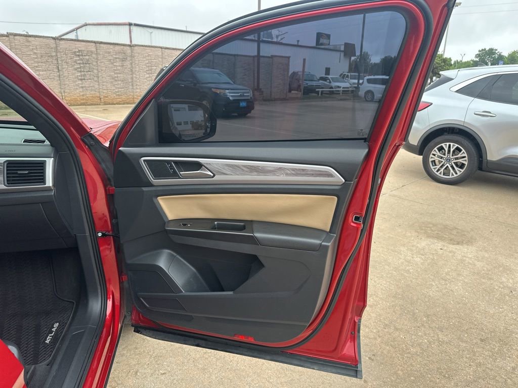 Used 2020 Volkswagen Atlas Cross Sport SE FWD image 22
