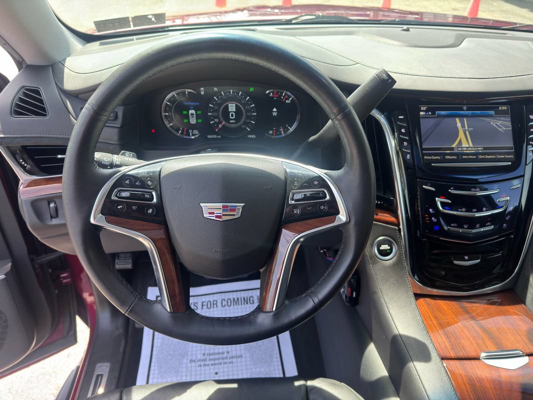 Used 2017 Cadillac Escalade ESV Luxury AWD/4WD image 18