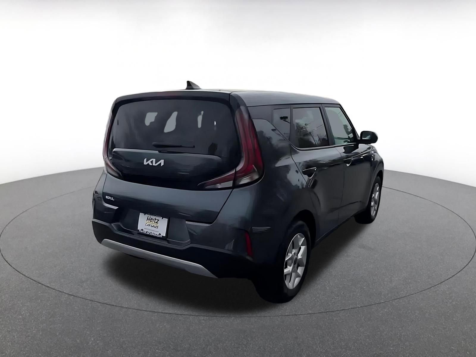 Used 2025 Kia Soul LX w/ LX Technology Package FWD image 16