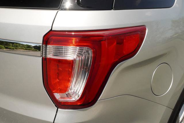 Used 2019 Ford Explorer XLT FWD image 35