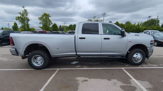 New 2026 RAM 3500 Tradesman AWD/4WD image 9