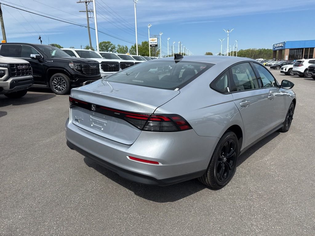 Used 2025 Honda Accord SE image 5