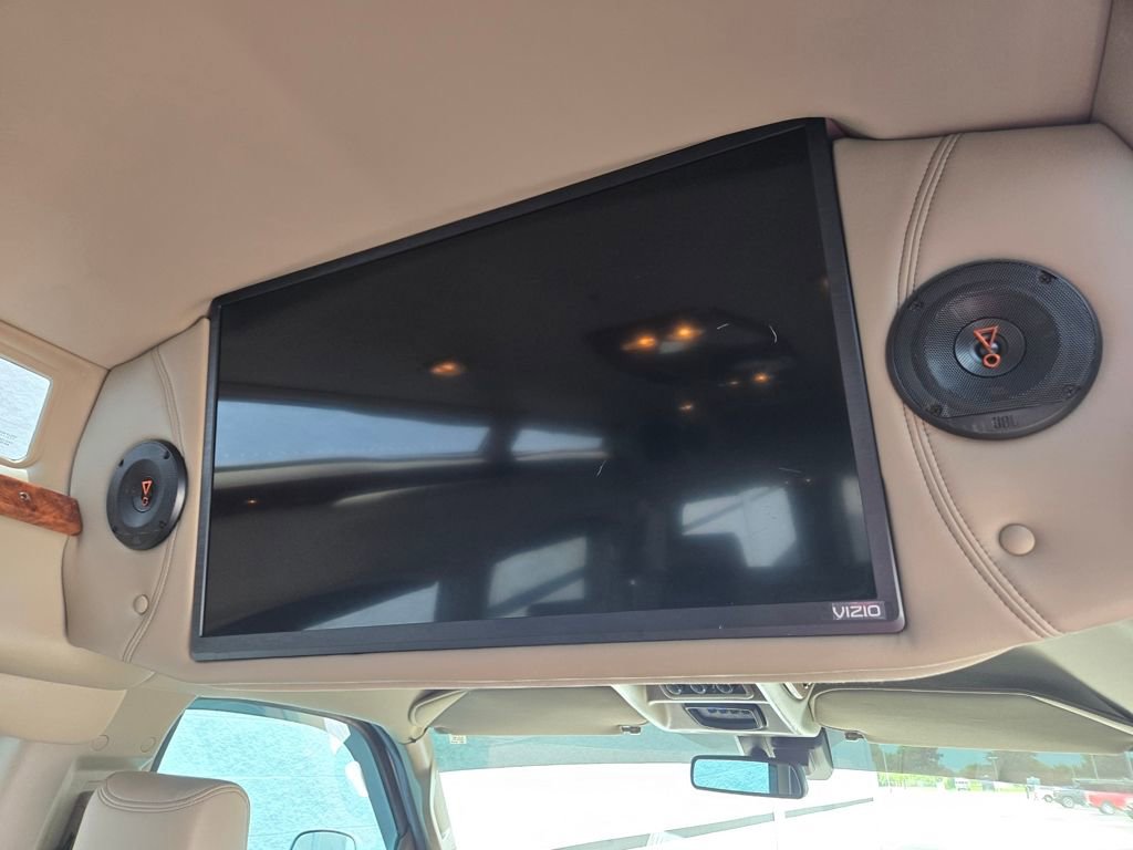 Used 2022 Chevrolet Express 2500 w/ Enhanced Convenience Package image 28