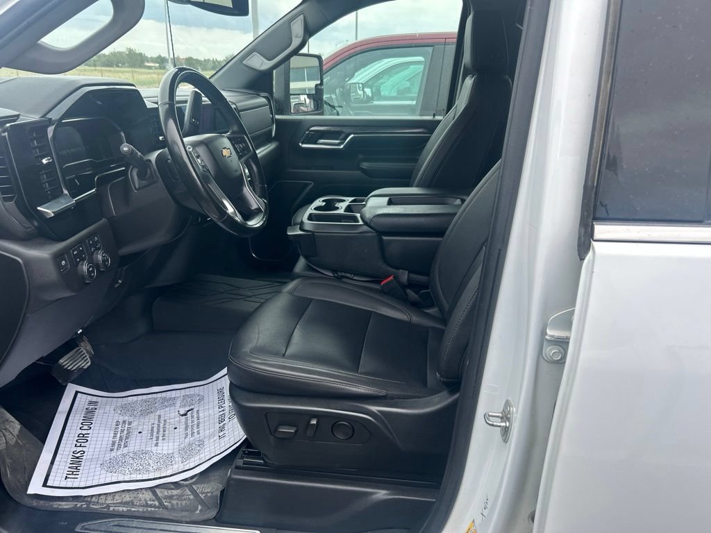 Used 2024 Chevrolet Silverado 2500 LTZ AWD/4WD image 10