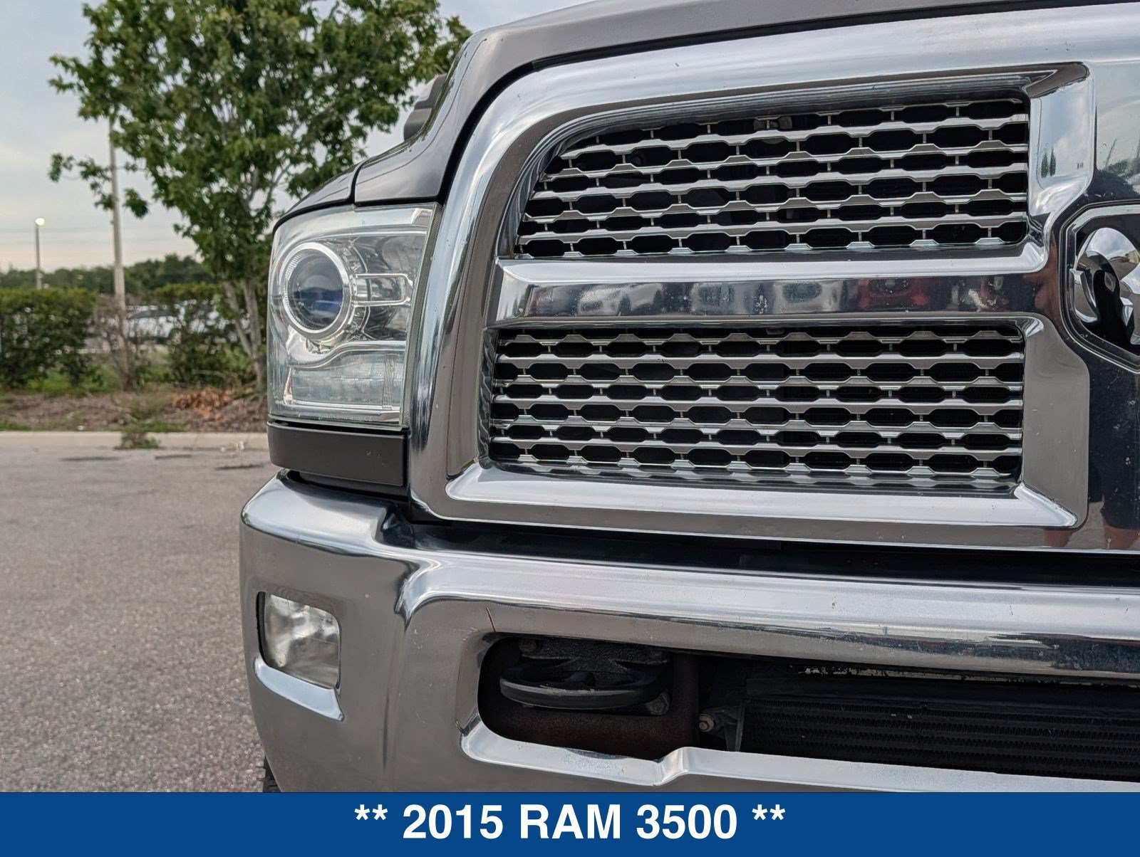Used 2015 RAM 3500 Laramie w/ Convenience Group AWD/4WD image 10