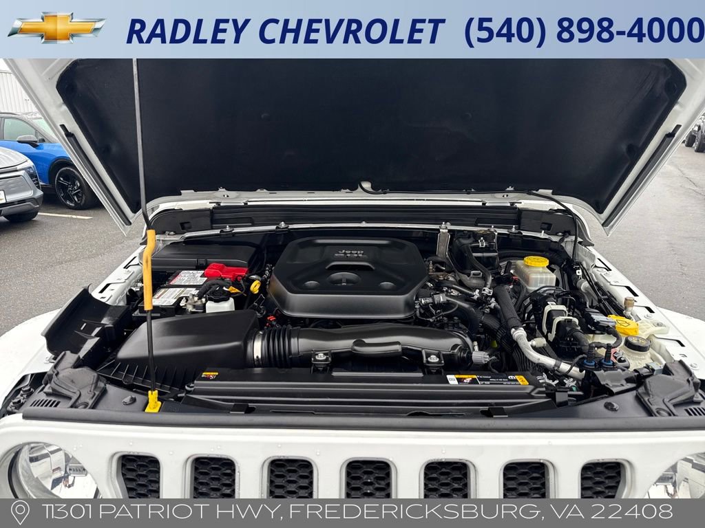 Used 2022 Jeep Wrangler Unlimited Sahara w/ Cold Weather Group image 16