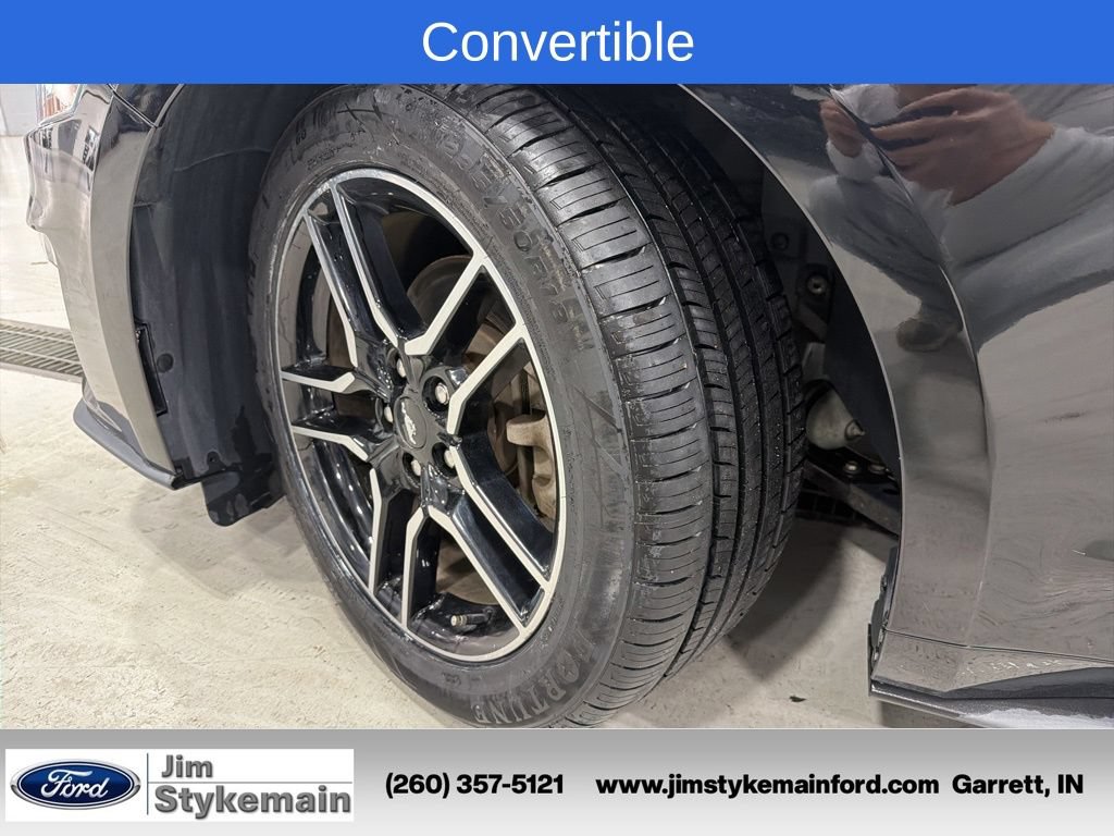 Used 2020 Ford Mustang Premium RWD image 3