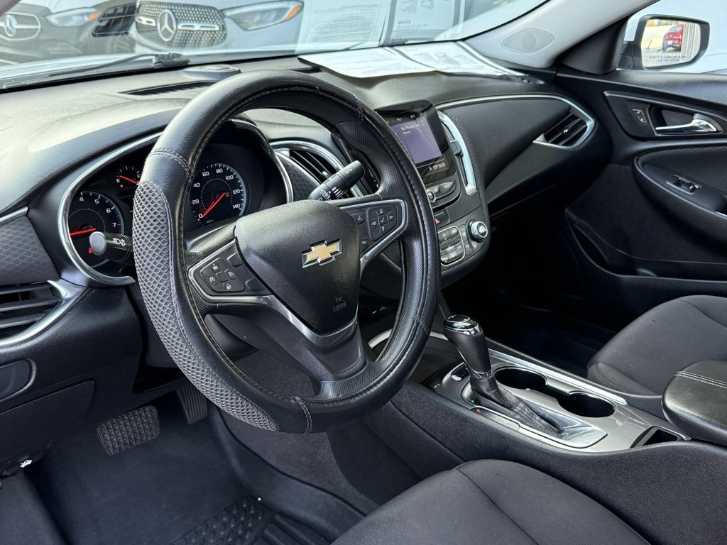 Used 2019 Chevrolet Malibu LT image 18
