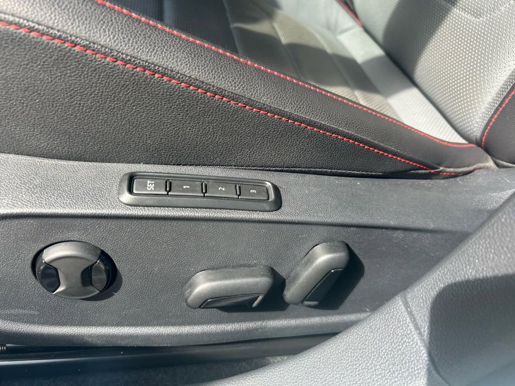 Certified 2025 Volkswagen Jetta GLI Autobahn image 52