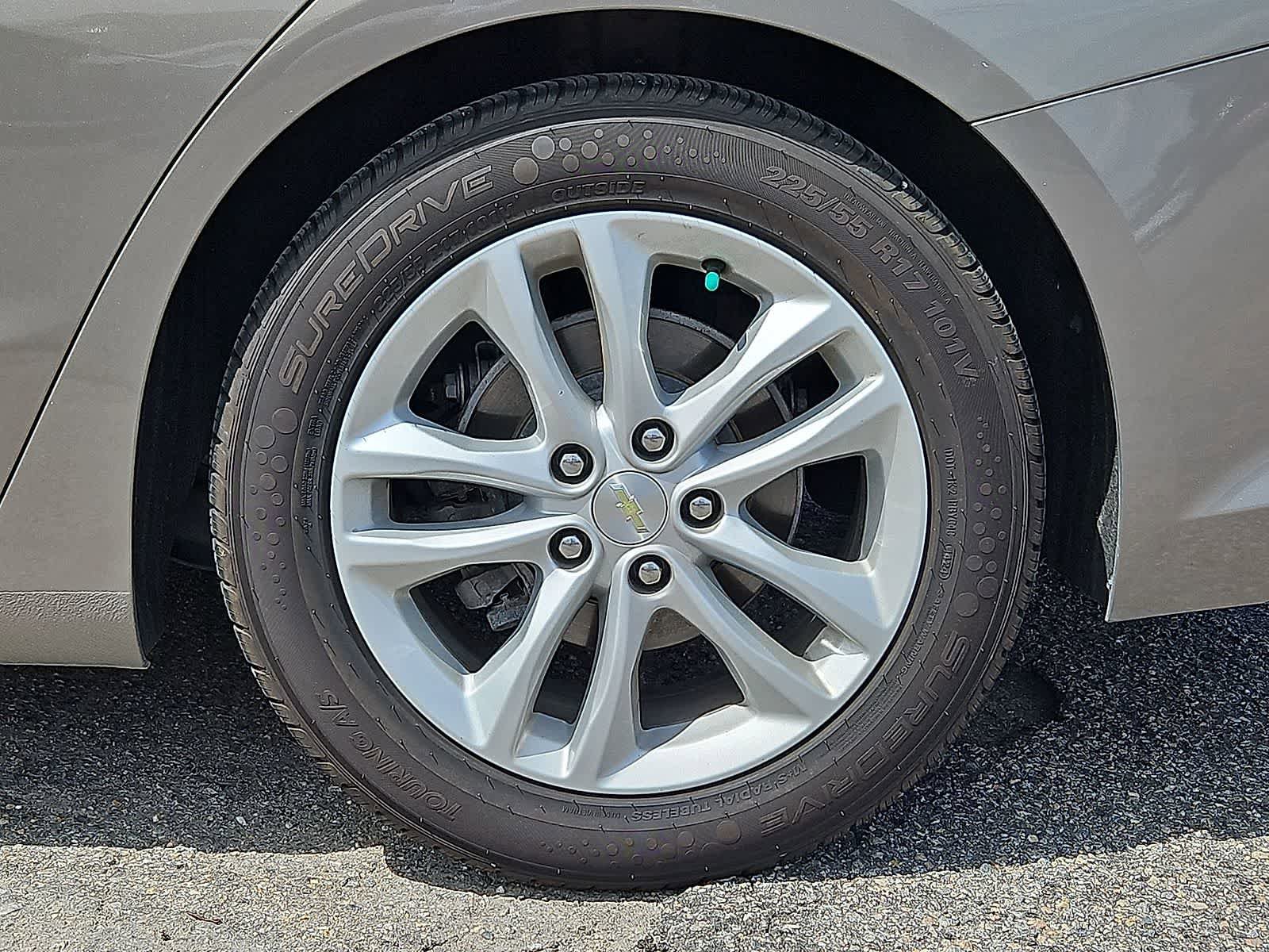 Used 2017 Chevrolet Malibu LT FWD image 37