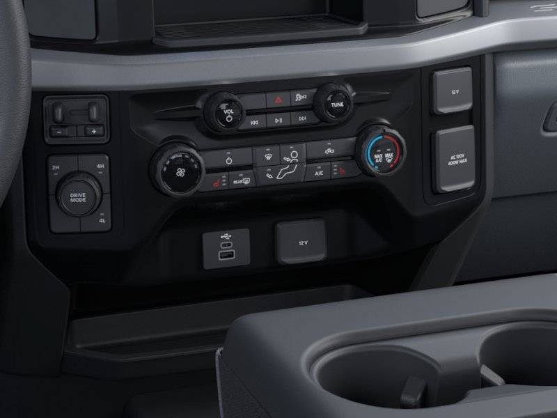 New 2026 Ford F350 4x4 Crew Cab DRW Super Duty image 15