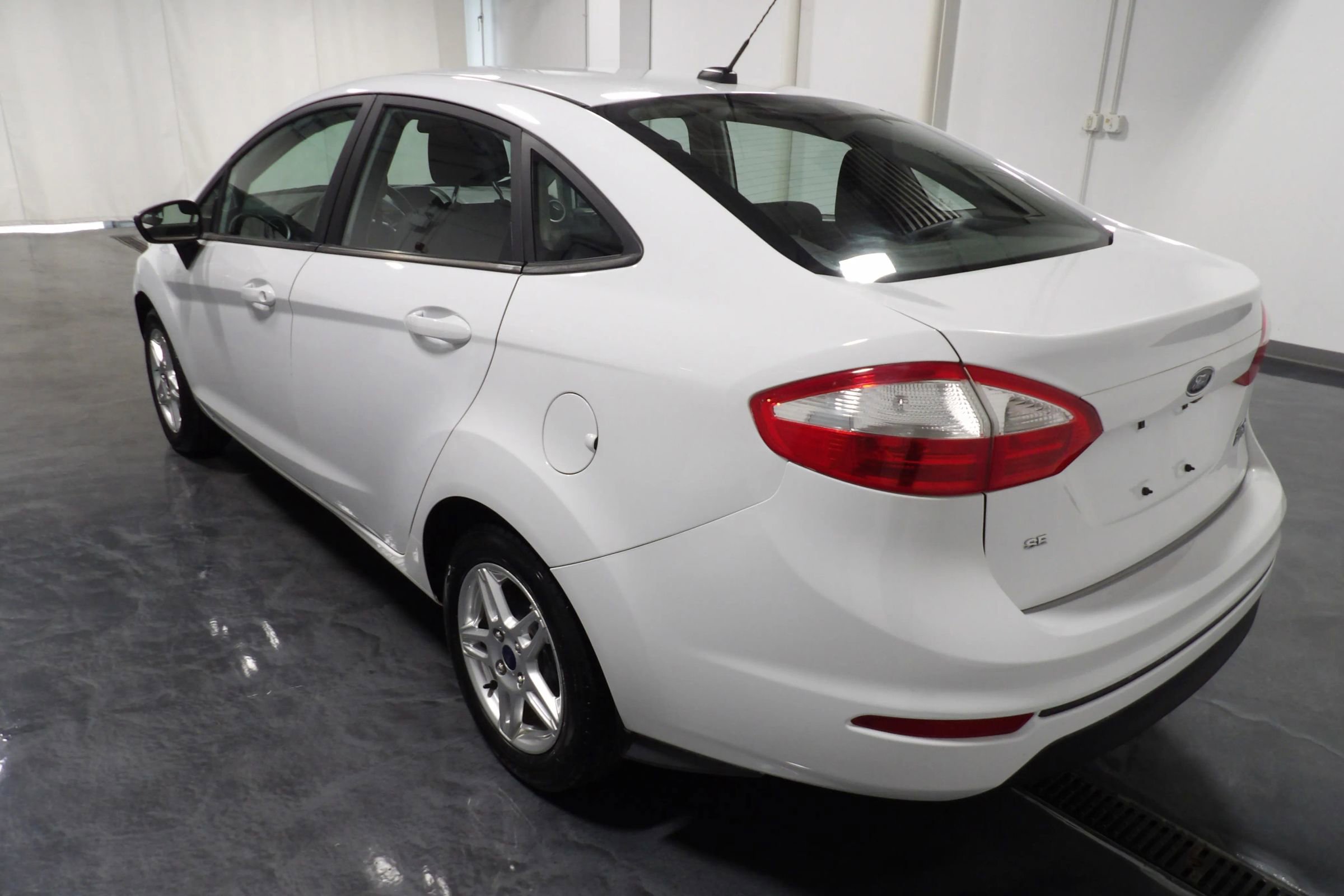 Used 2019 Ford Fiesta SE FWD image 5