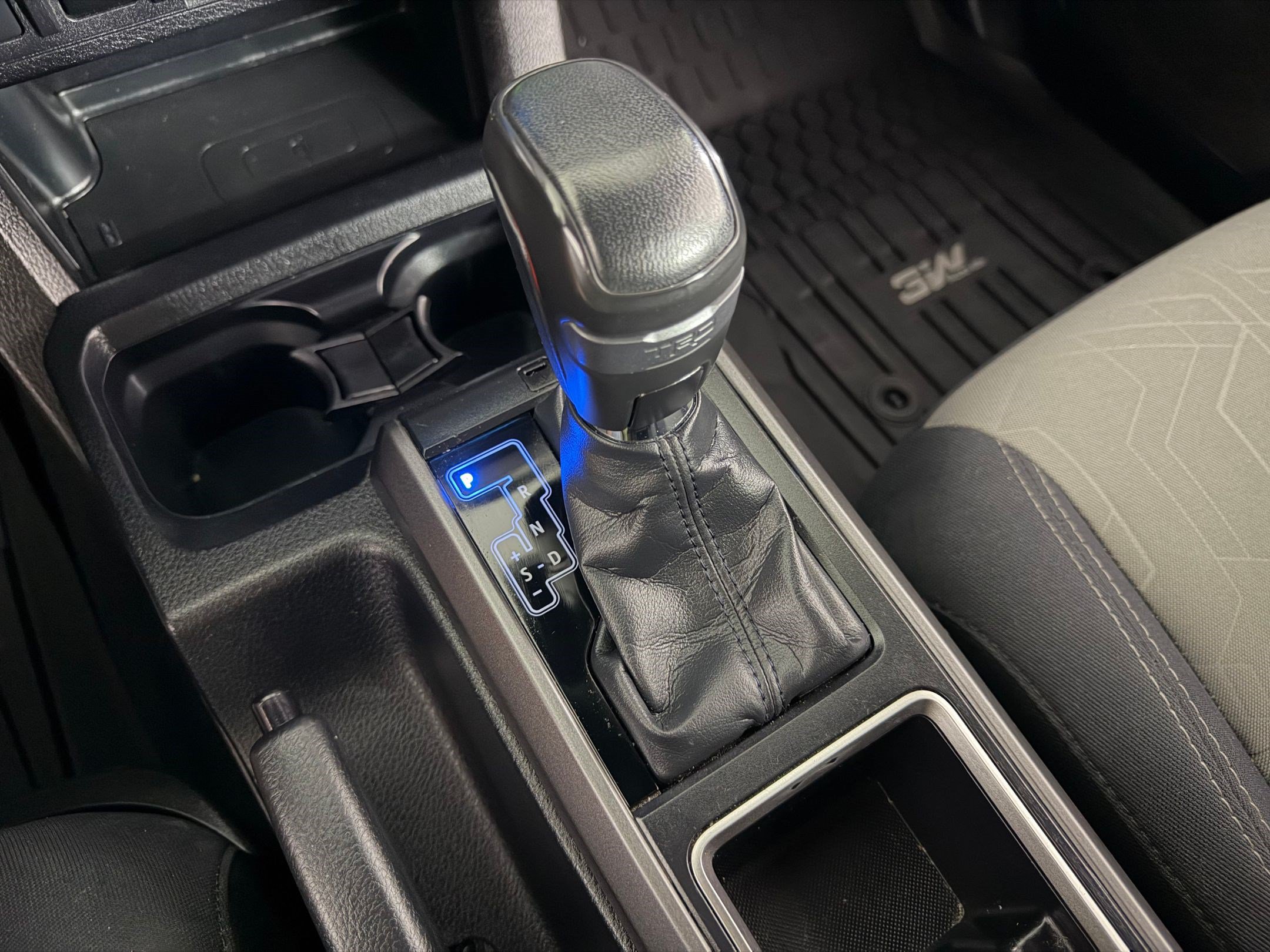 Used 2022 Toyota Tacoma TRD Sport w/ Technology Package AWD/4WD image 14