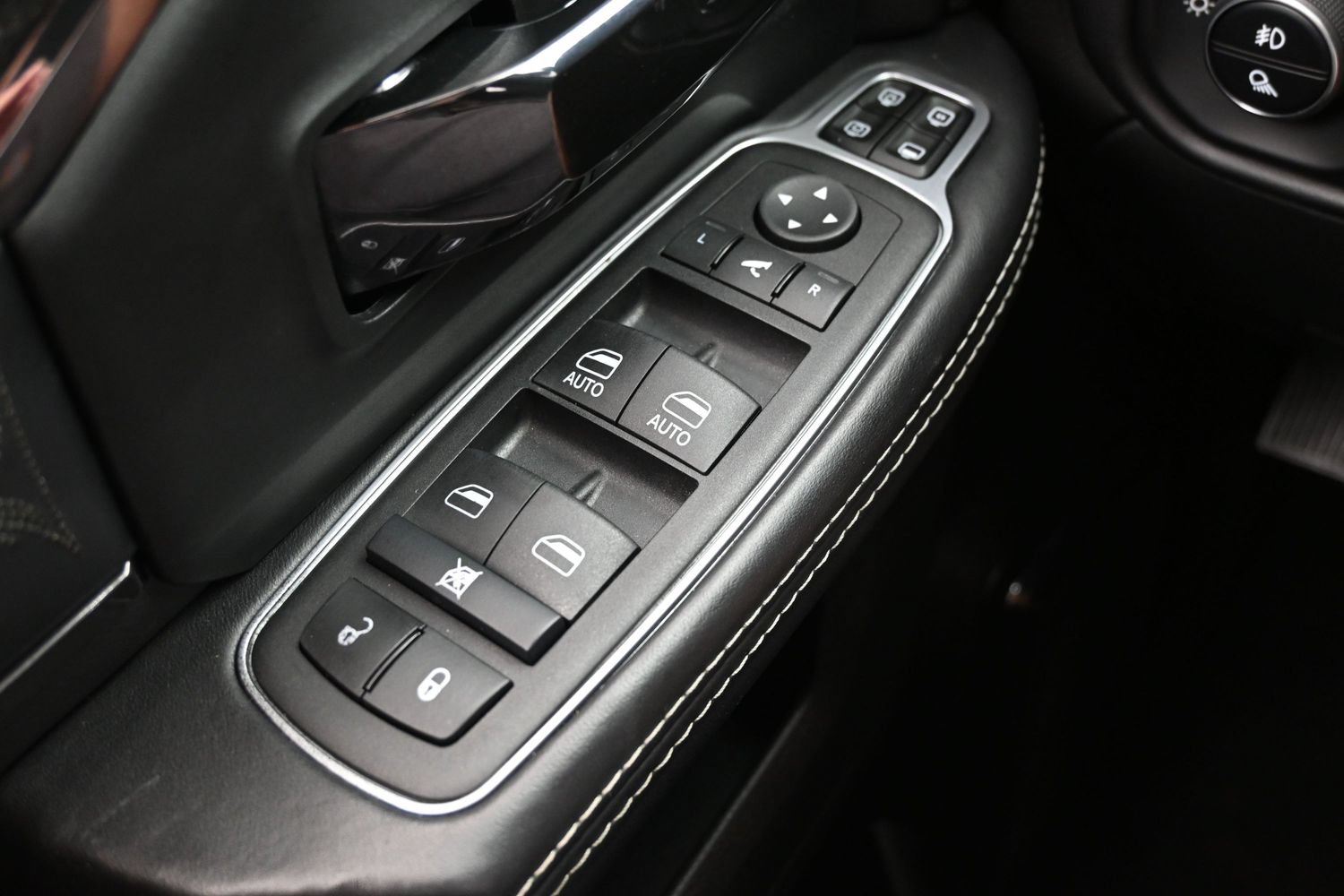 Used 2024 RAM 2500 Limited AWD/4WD image 25