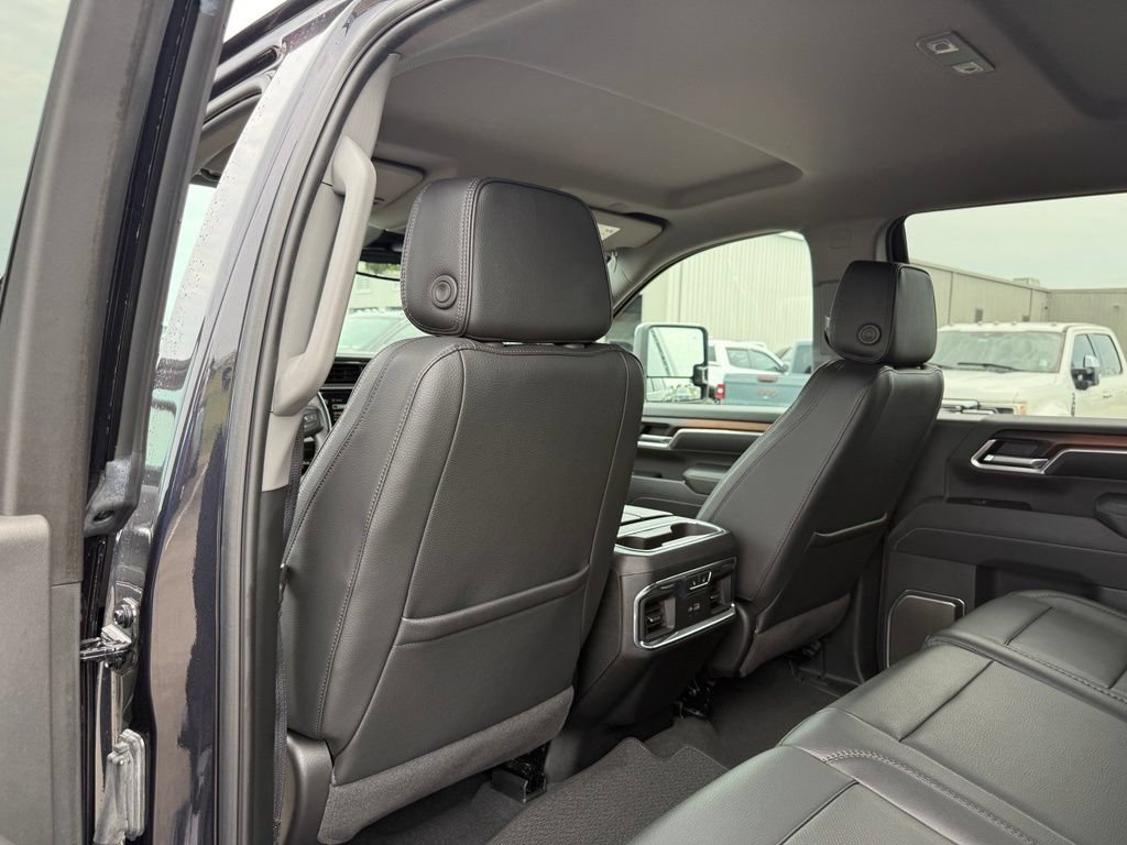 Used 2025 GMC Sierra 2500 Denali AWD/4WD image 8