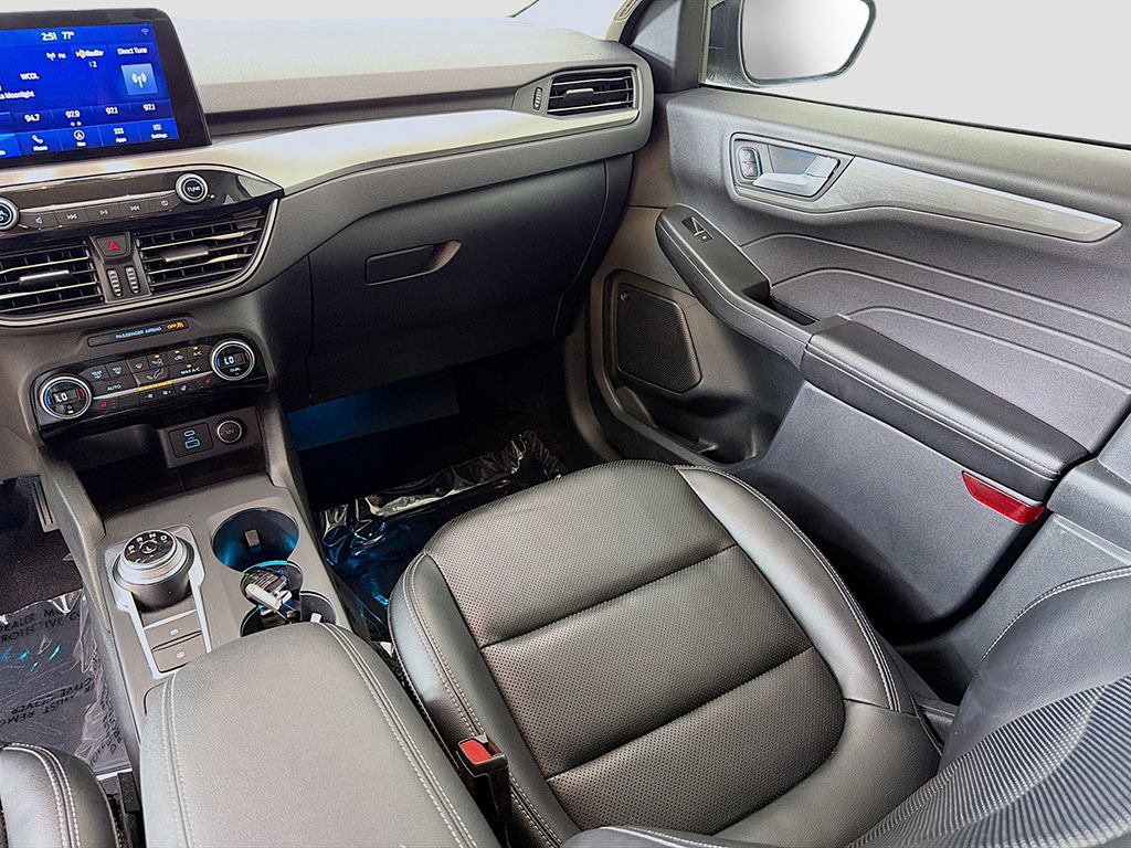 Used 2021 Ford Escape Titanium AWD/4WD image 28