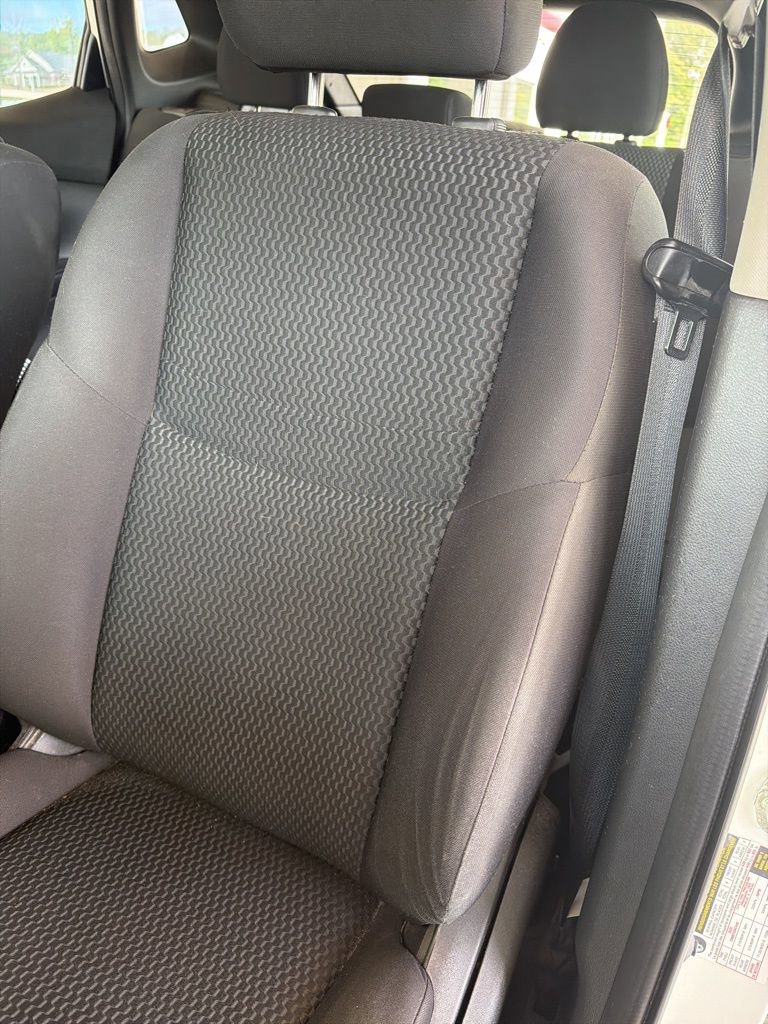 Used 2020 Nissan Rogue Sport S image 5
