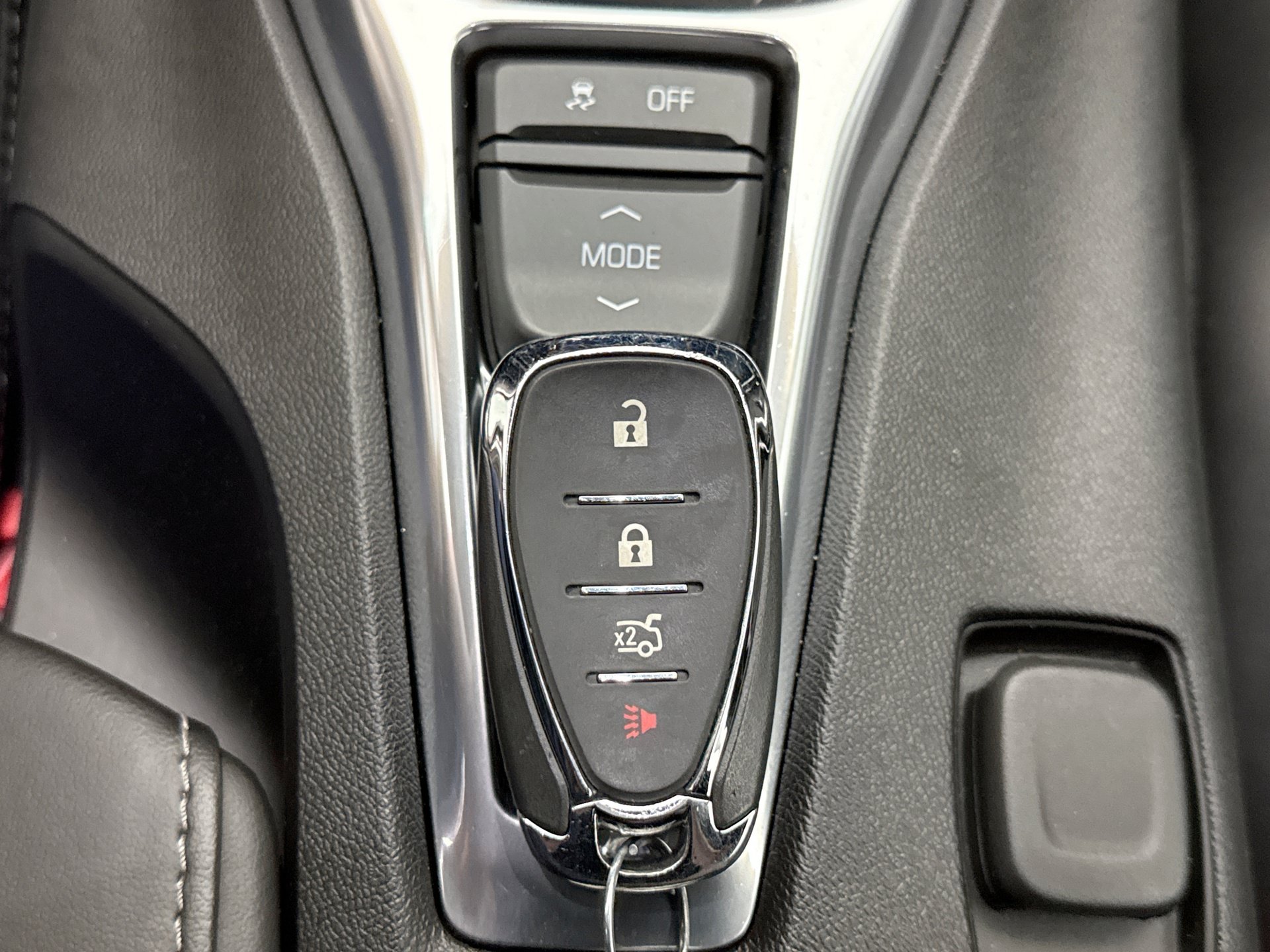 Used 2018 Chevrolet Camaro SS RWD image 25