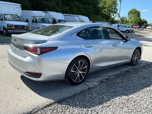 Used 2024 Lexus ES 300h w/ Premium Package FWD image 5