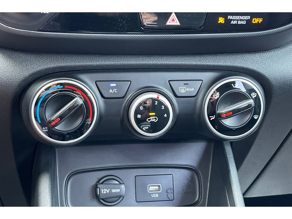 Used 2021 Hyundai Venue SE image 27
