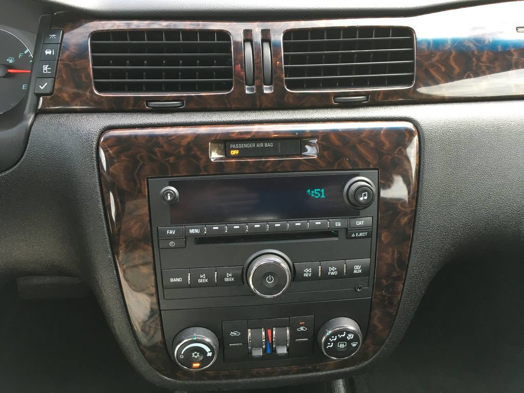 Used 2014 Chevrolet Impala LT FWD image 17
