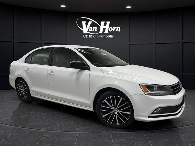 Used 2016 Volkswagen Jetta Sport image 1