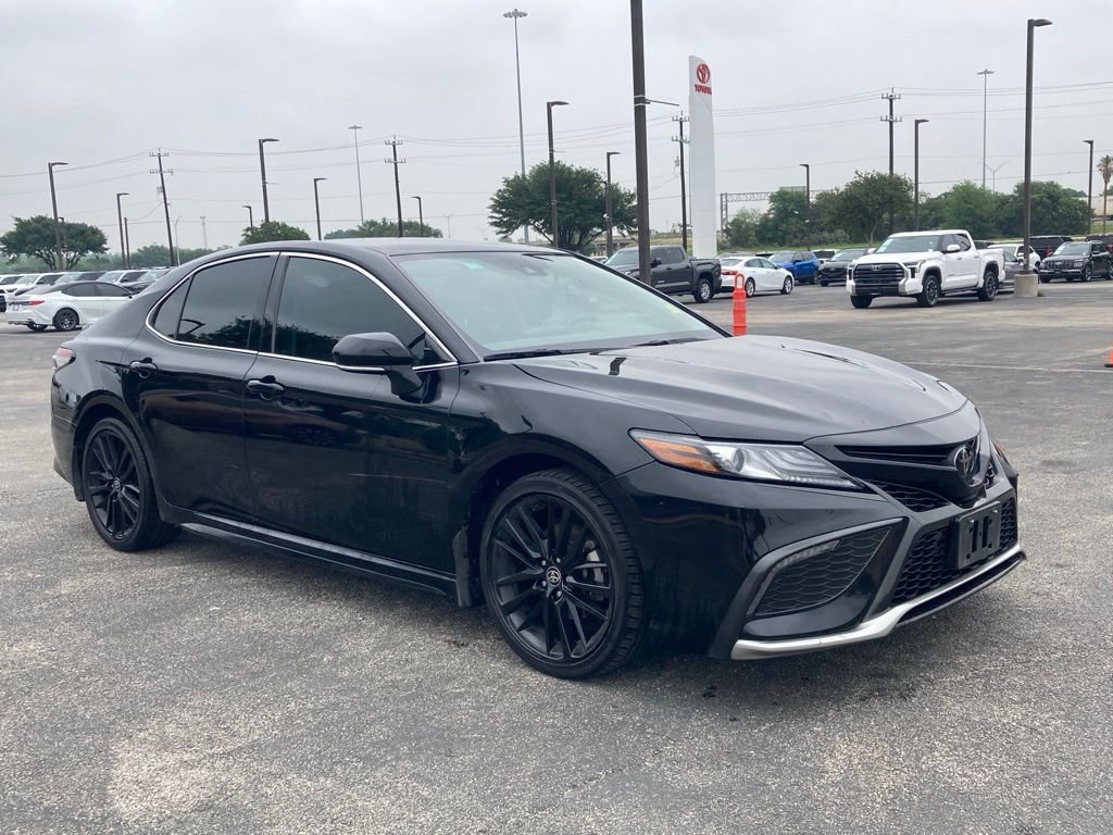 Used 2024 Toyota Camry XSE FWD image 3