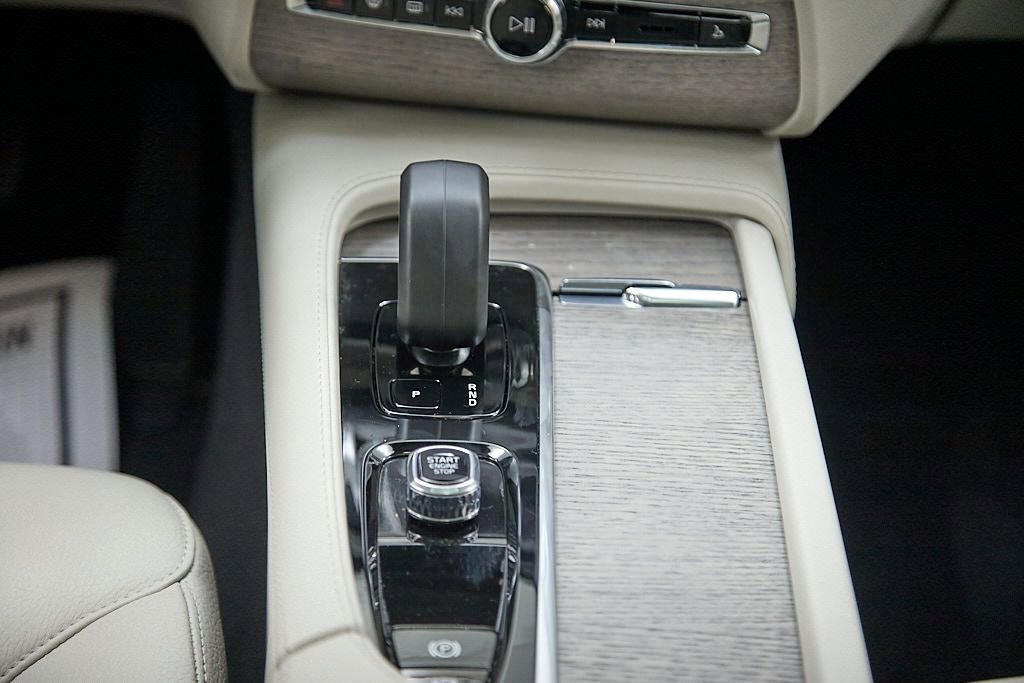 Used 2024 Volvo XC90 B6 Plus w/ Protection Package Premier image 31