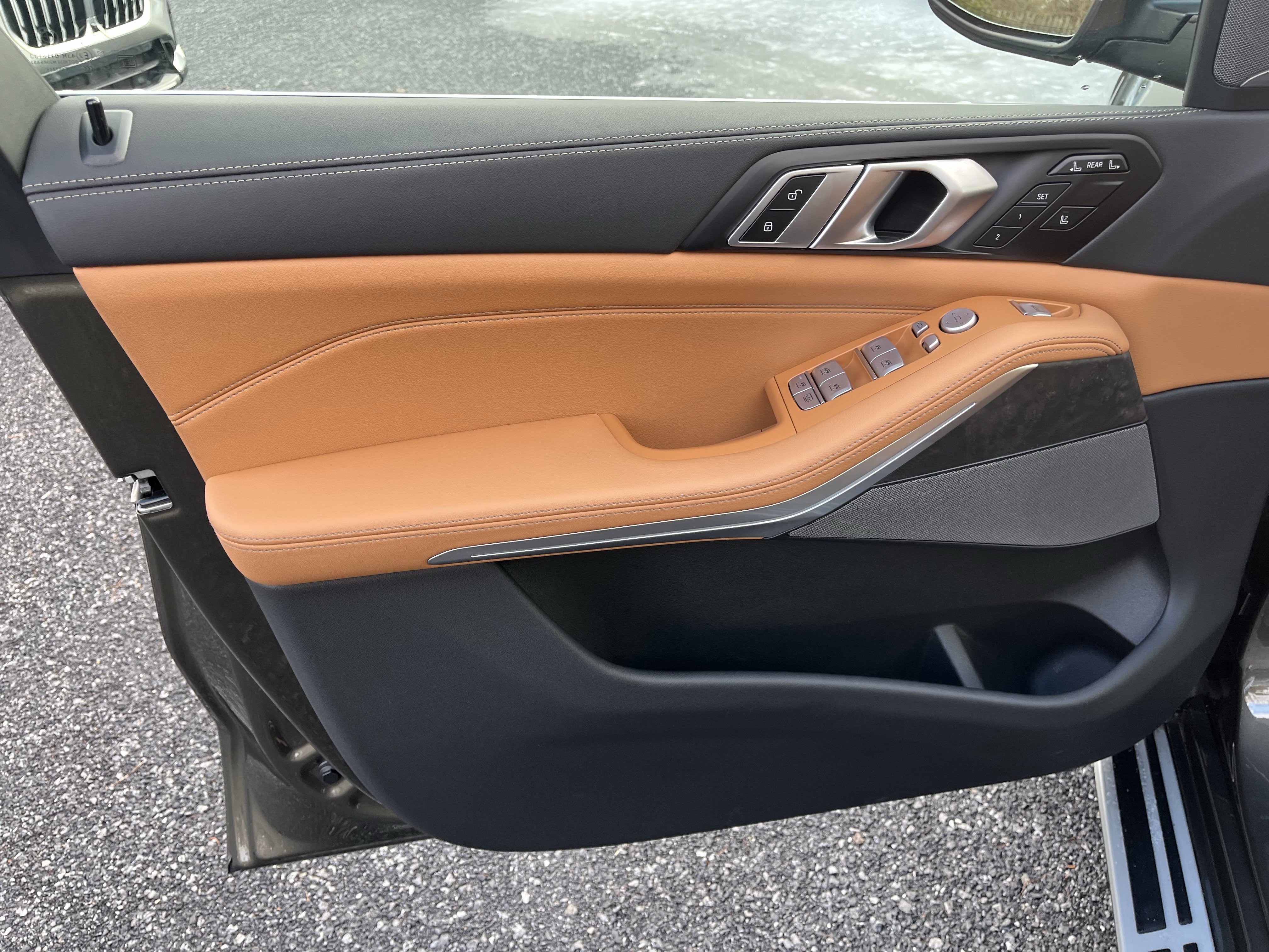 Certified 2025 BMW X7 xDrive40i w/ Premium Package image 10