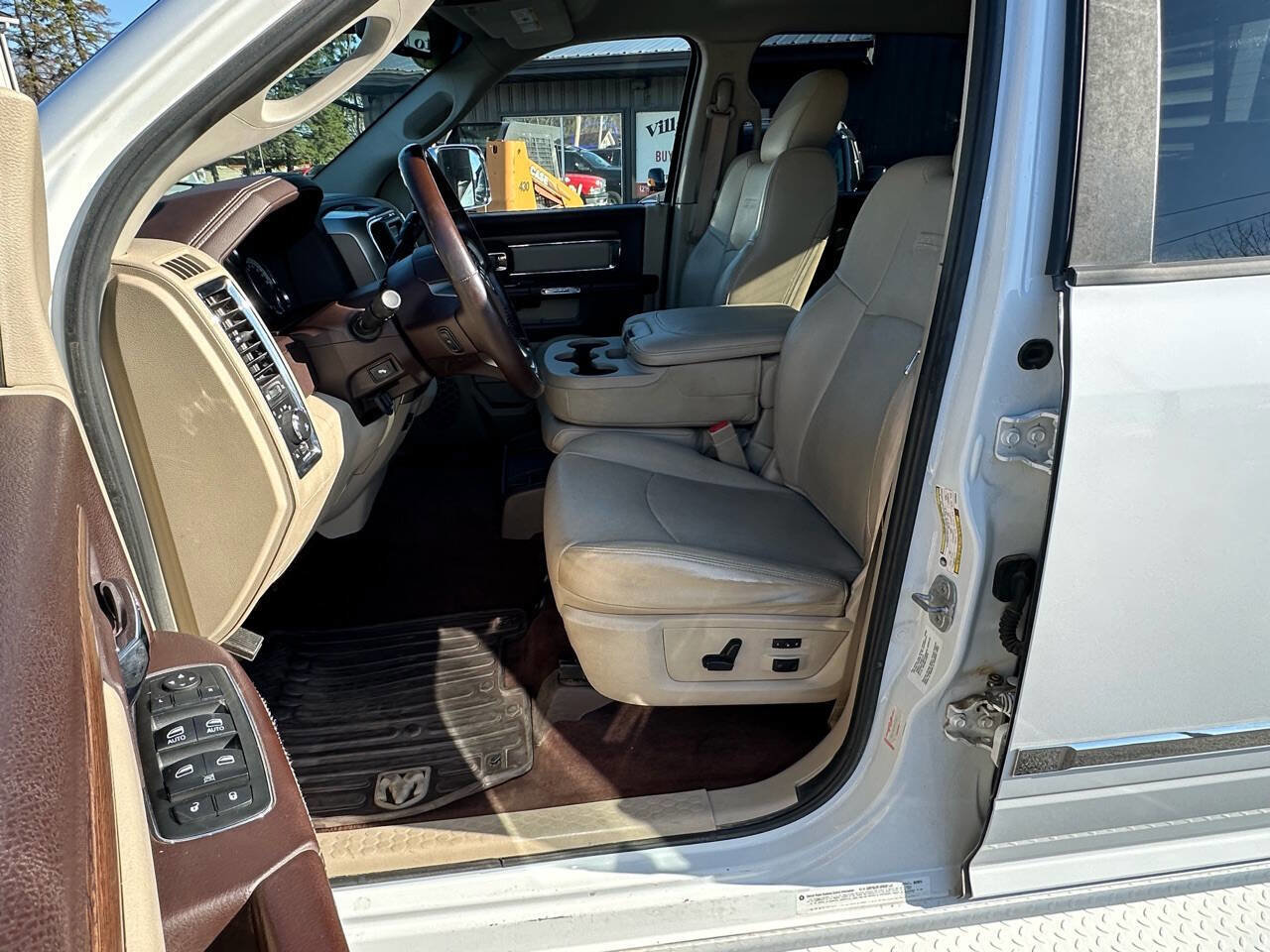 Used 2014 RAM 3500 Laramie image 10