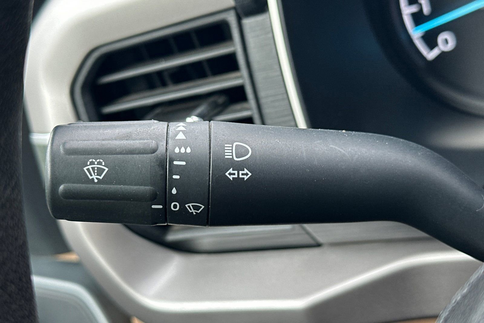 Used 2023 Ford F150 XLT image 35