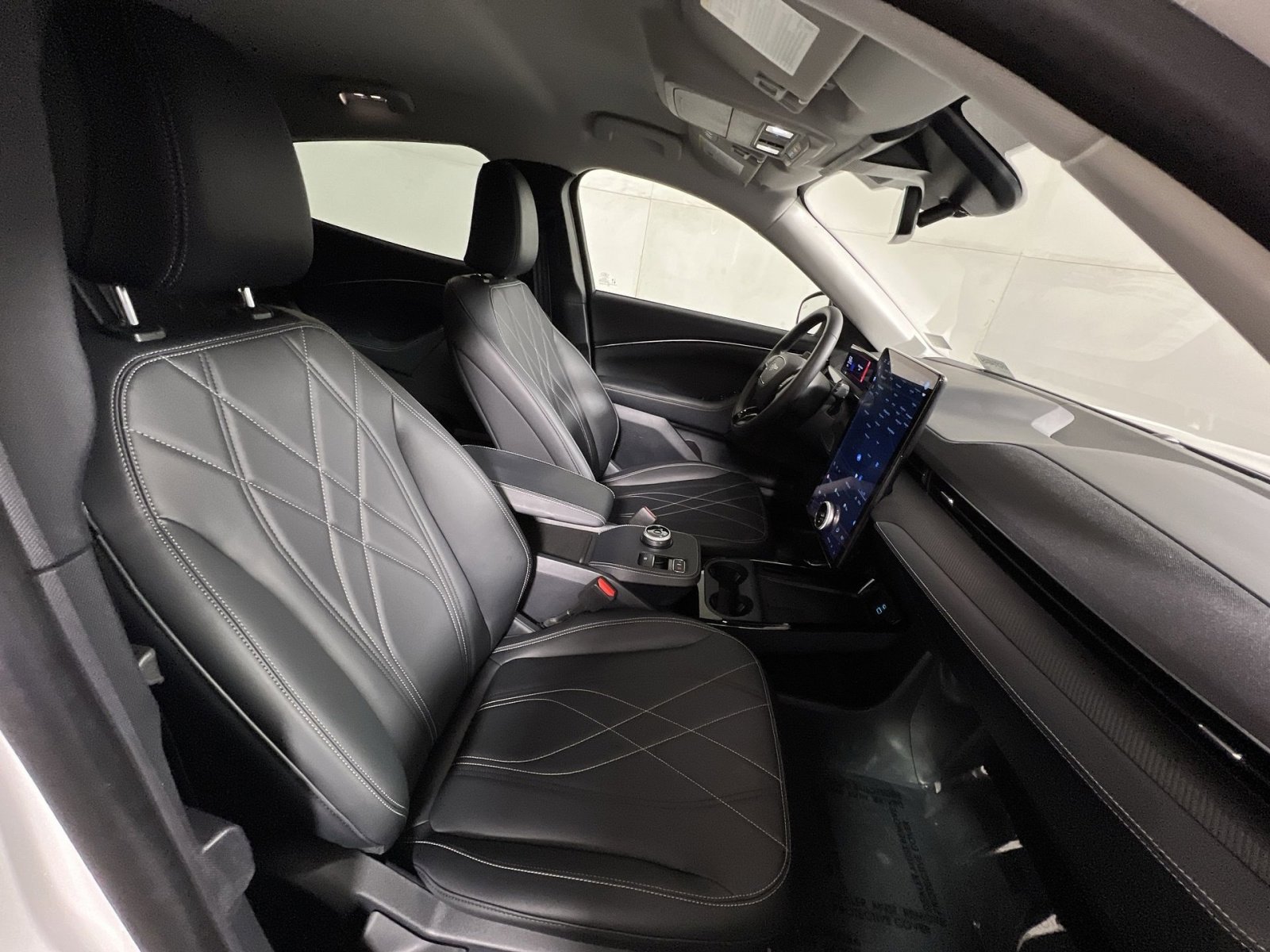 Used 2024 Ford Mustang Mach-E Select w/ Comfort Package Lite image 26