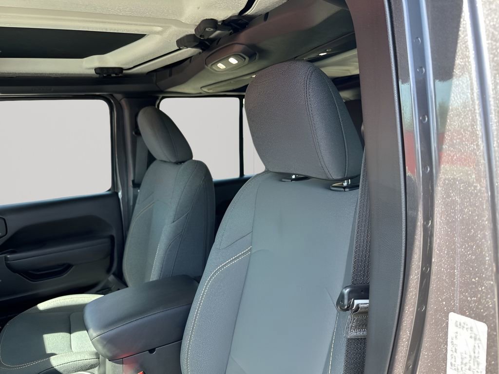 Used 2024 Jeep Wrangler Willys image 27
