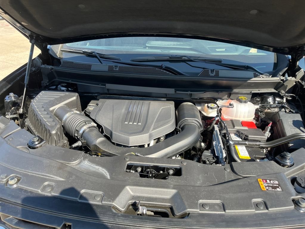 Used 2025 GMC Acadia Elevation image 24