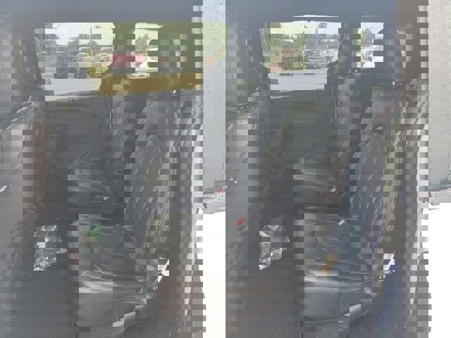New 2026 Chrysler Pacifica Select w/ S Appearance Package image 18