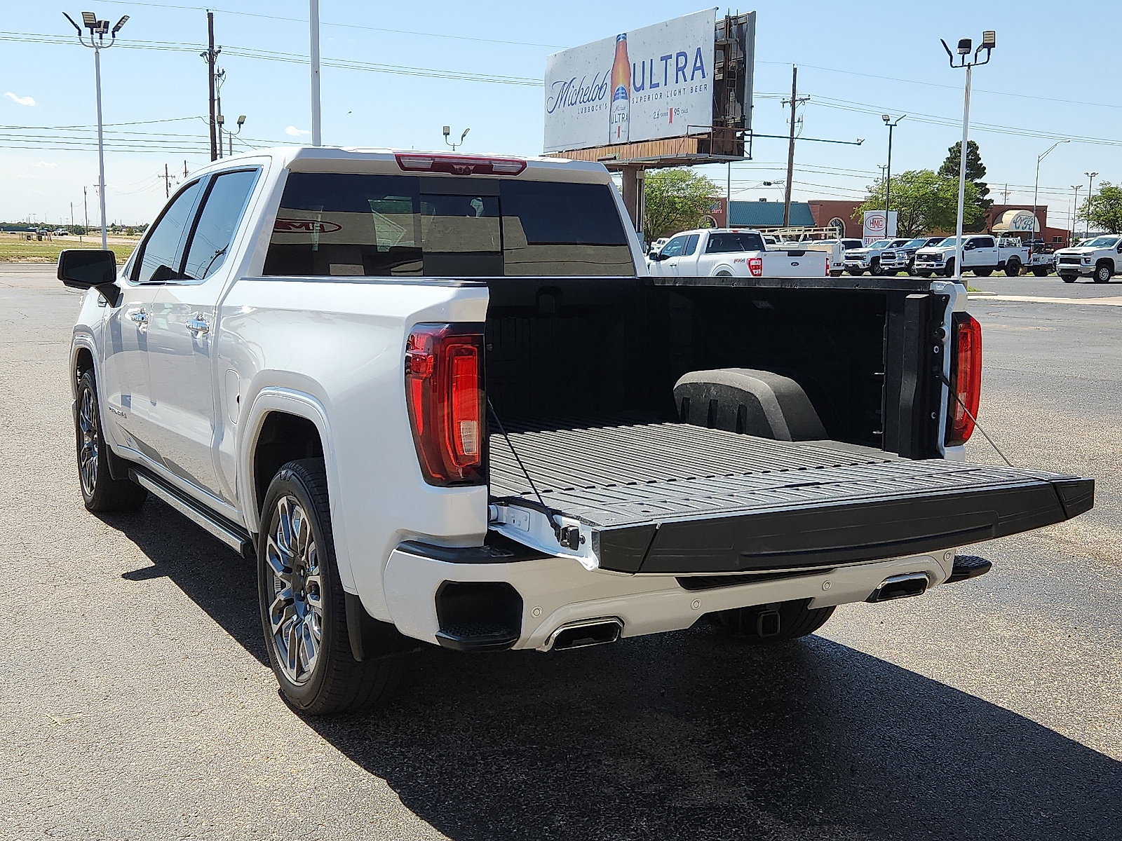 Used 2024 GMC Sierra 1500 Denali Ultimate image 3