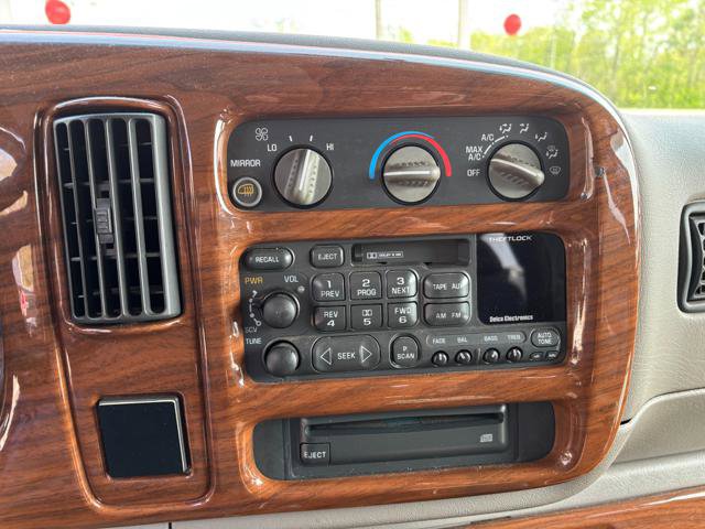 Used 1999 Chevrolet Express 1500 w/ Convenience Pkg image 20