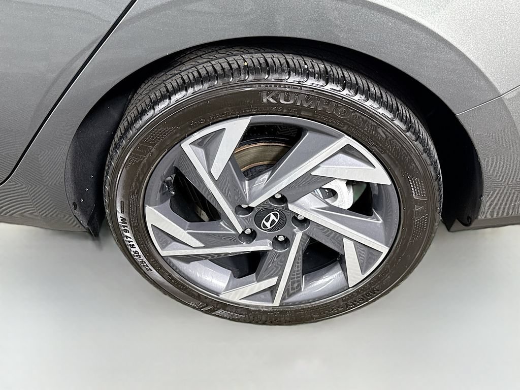 Used 2025 Hyundai Elantra Sport FWD image 32