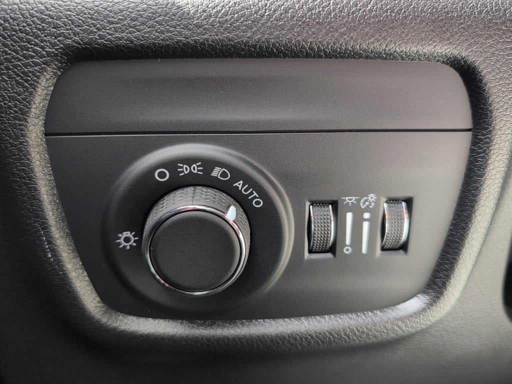New 2025 Jeep Grand Cherokee L Altitude image 23