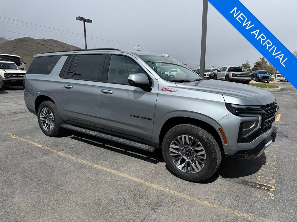 Used 2025 Chevrolet Suburban Z71 AWD/4WD image 3