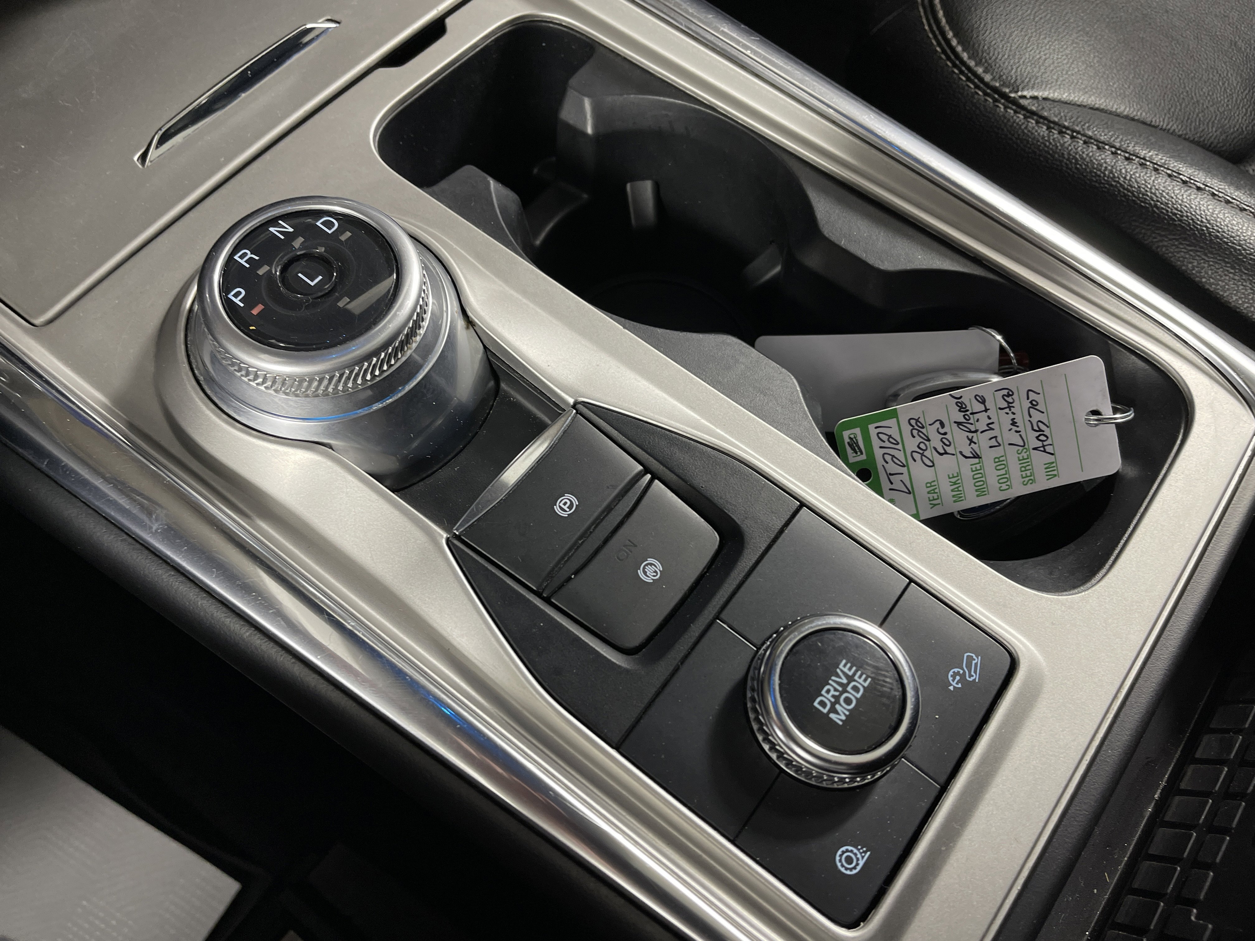 Used 2022 Ford Explorer Limited w/ Hybrid Equipment Group 310A image 28