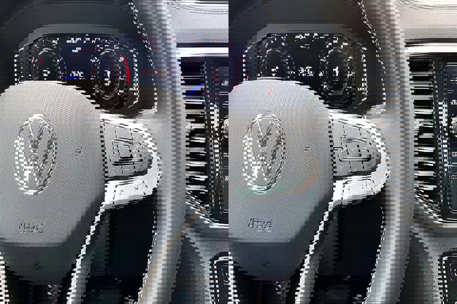 Used 2022 Volkswagen Atlas SEL image 25