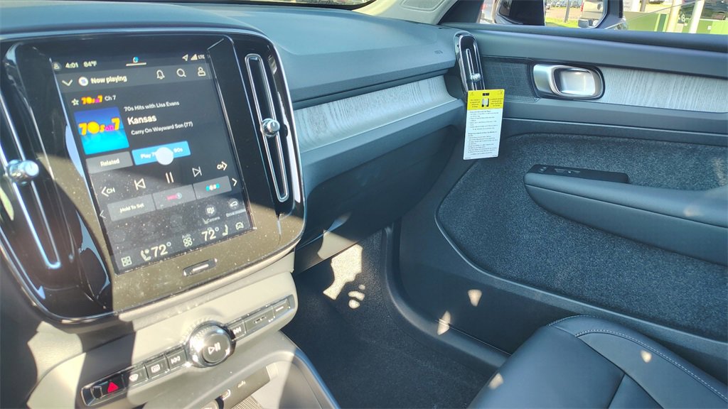 New 2026 Volvo XC40 B5 Core w/ Climate Package image 24