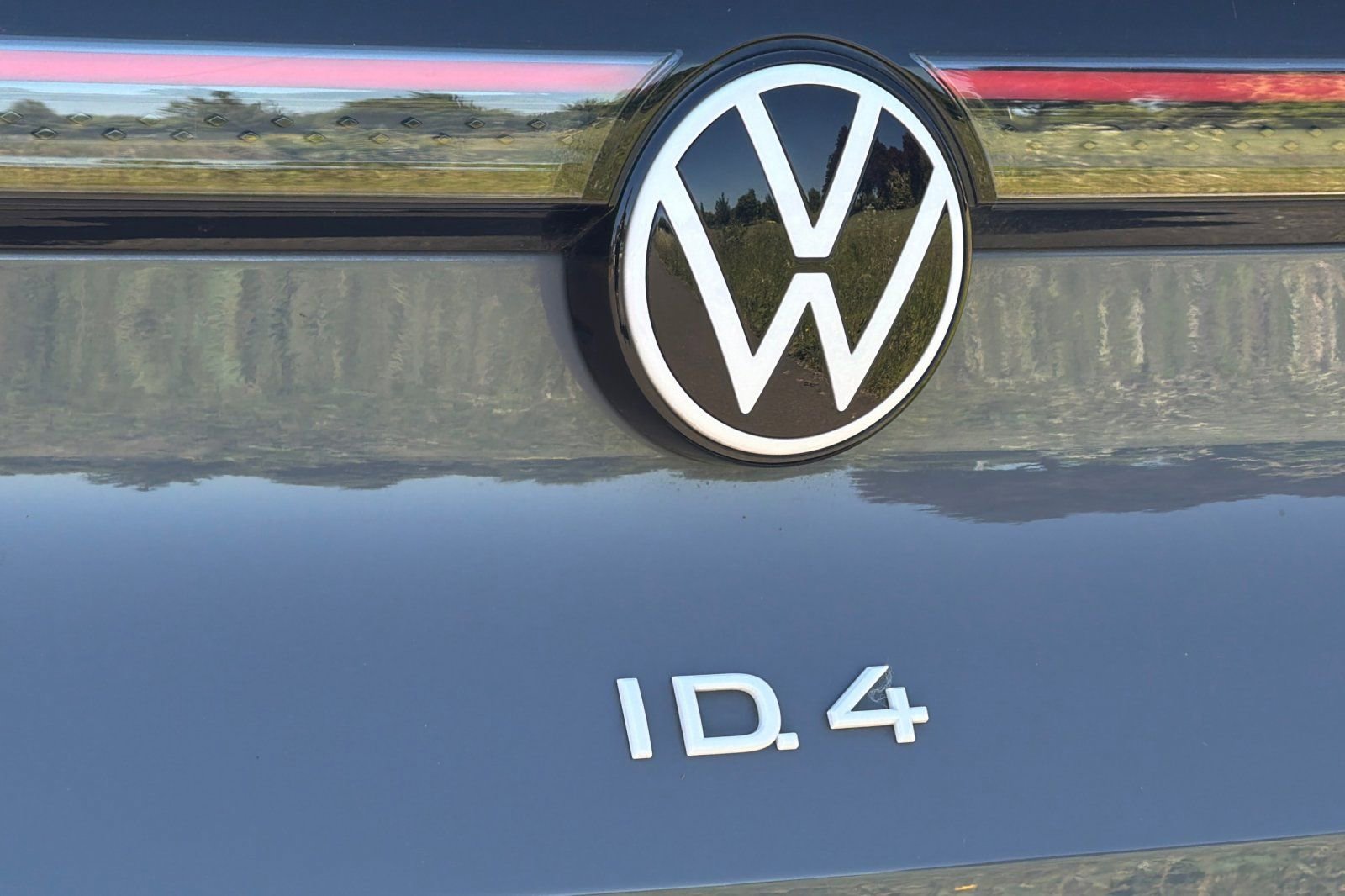 Used 2024 Volkswagen ID.4 2WD image 32