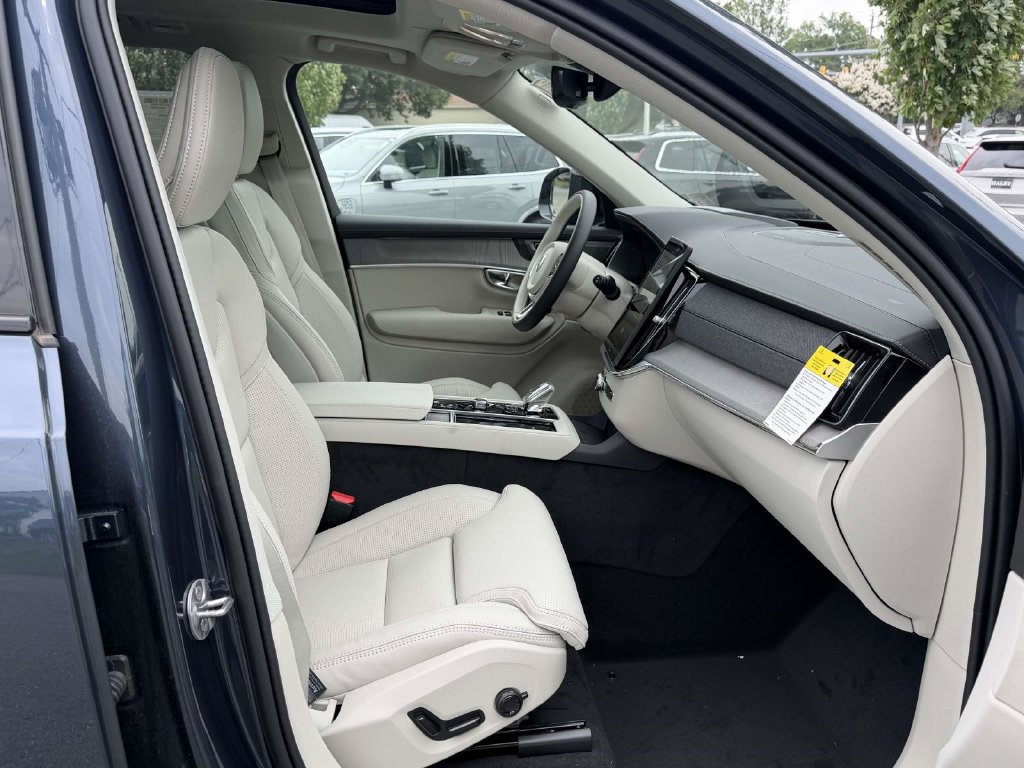 New 2026 Volvo XC90 B6 Ultra w/ Protection Package Premier AWD/4WD image 11