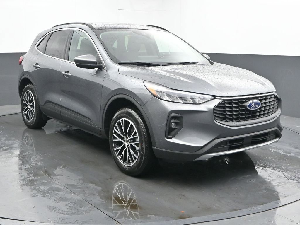New 2026 Ford Escape SE w/ Class II Trailer Tow Package image 2
