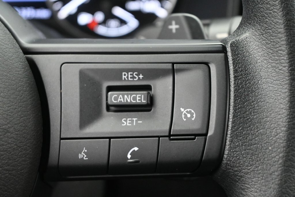Used 2023 Nissan Rogue S FWD image 7